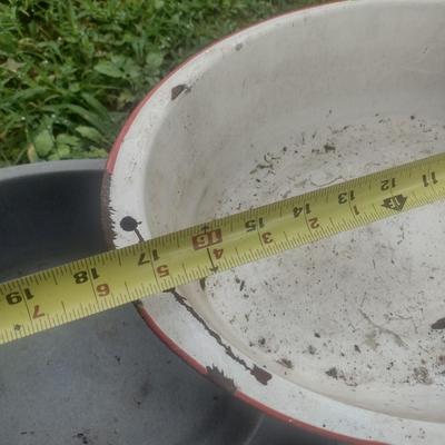 Nice Assortment of Vintage Enameled Metal Bowls