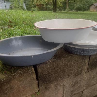 Nice Assortment of Vintage Enameled Metal Bowls