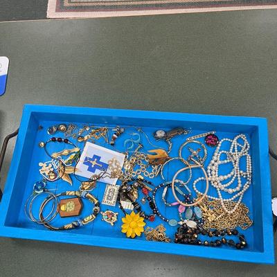 Lot of Costume Jewelry (B1)