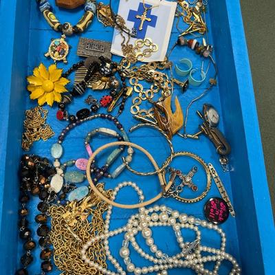 Lot of Costume Jewelry (B1)
