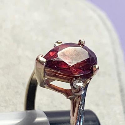 14k Gold Ruby w/ Diamonds Estate Ring 2.1 grams Ring Size 7