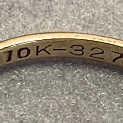 10k Estate Ring - 1.2 Grams - Ring Size 7.5