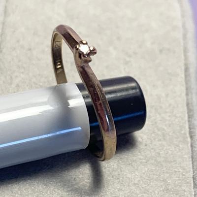 10k Estate Ring - 1.2 Grams - Ring Size 7.5