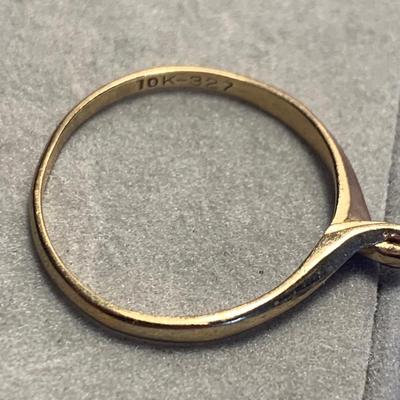 10k Estate Ring - 1.2 Grams - Ring Size 7.5