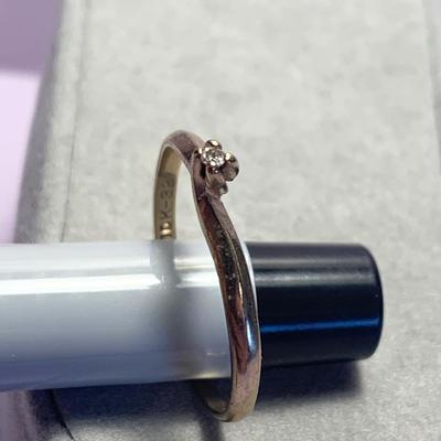 10k Estate Ring - 1.2 Grams - Ring Size 7.5
