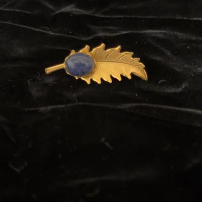 Sale Photo Thumbnail #217: Gold laurel leaf pin, gold leaf brooch, gold leaf/pearl pin,  4 leaf clover pin, and Lapis leaf pin