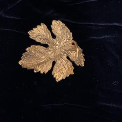 Sale Photo Thumbnail #216: Gold laurel leaf pin, gold leaf brooch, gold leaf/pearl pin,  4 leaf clover pin, and Lapis leaf pin