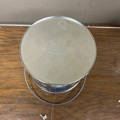 Nice Christmas Tree Tin in Good Condition