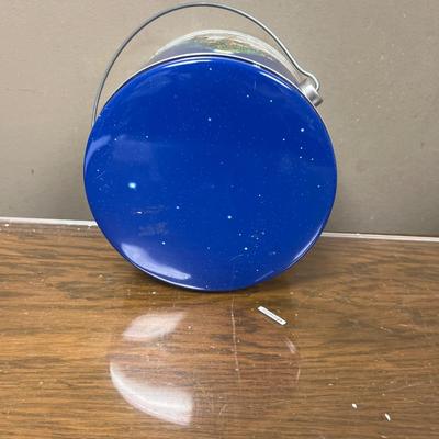 Nice Christmas Tree Tin in Good Condition