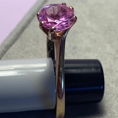 10k Gold Estate Ring - 1.5 grams - Ring Size 5.5