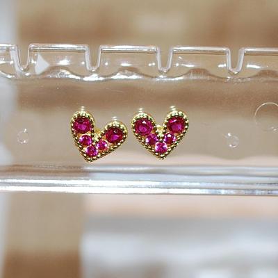 Cranberry Red Stones HEART Earrings (½" x ½") on a Gold Tone Stud Clasp