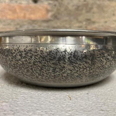 Sale Photo Thumbnail #230: Holsen Tinn medium and small pewter bowls.