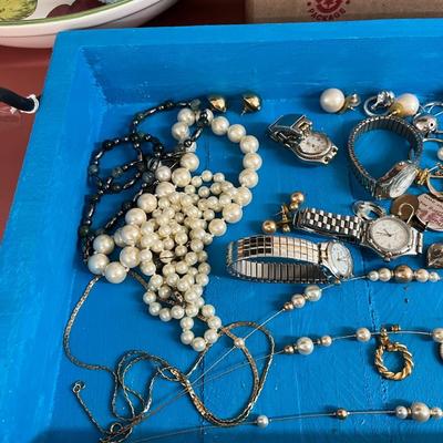Lot of Costume Jewelry #4 (B1)