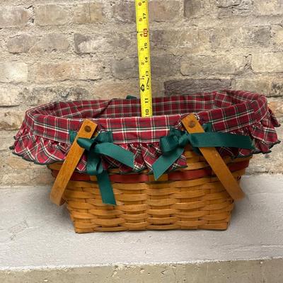 Sale Photo Thumbnail #242: Enormous 1992 basket with Plaid Liner