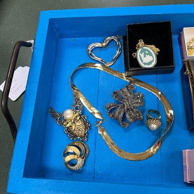 Lot of Jewelry and More #5 (B1)