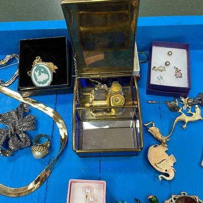 Lot of Jewelry and More #5 (B1)