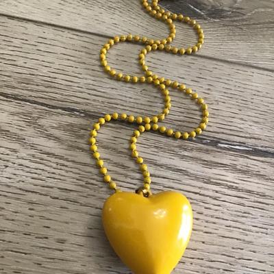 Vintage super cute mustard, yellow enamel heart and metal enamel bead necklace