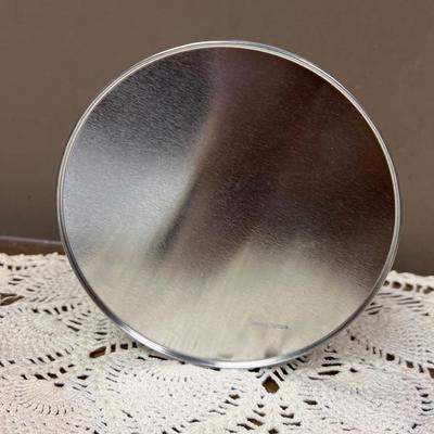 Round Rose Christmas Tin