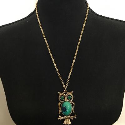 Vintage gold tone Owl pendant necklace with matching clip on earrings set