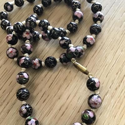 Beautiful vintage Black and pink Cloisonne bead necklace