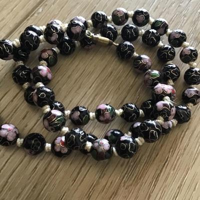Beautiful vintage Black and pink Cloisonne bead necklace