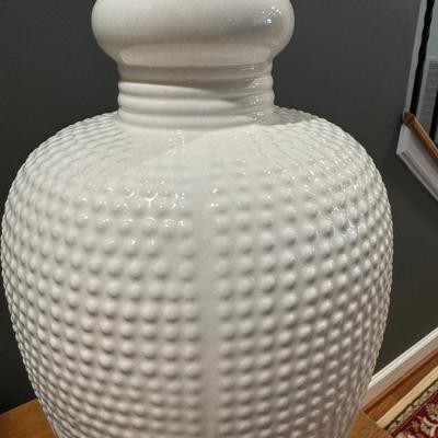 28” Off-white Painted Metal Mid-Century Leaf and Hobnail Design Lamp. Lamp Only.