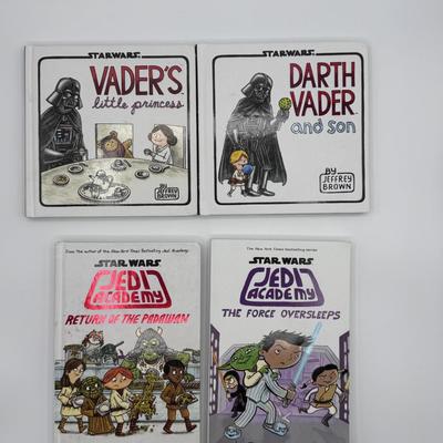 Lot of 4 Star Wars “comic” books (see pics)