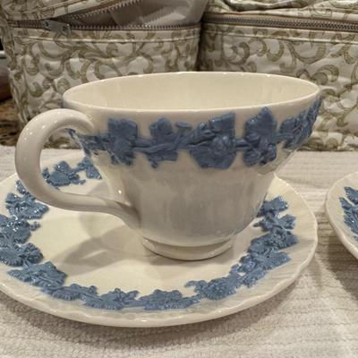 Queensware - Lavender on Cream. 12 piece teacup & saucers. Teacups in original 2-tiered packing case.