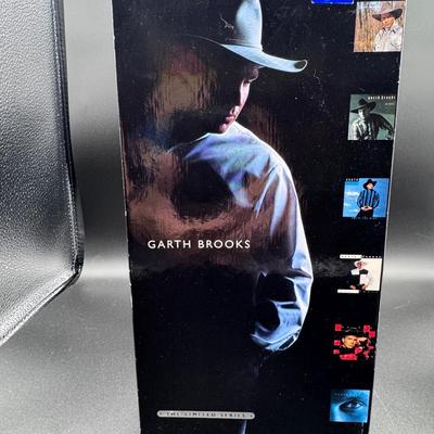 Garth Brooks & Friends - CD/Cassette Bundle (Various Artists)