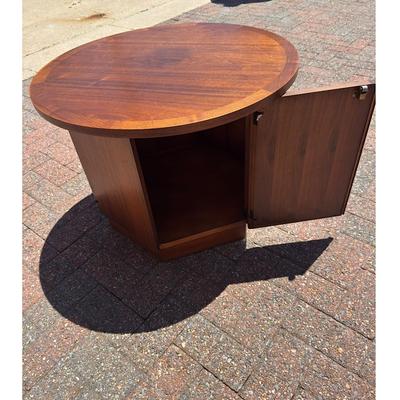 VINTAGE MCM - LANE FURNITURE WALNUT ROUND DRUM TABLE STORAGE CABINET