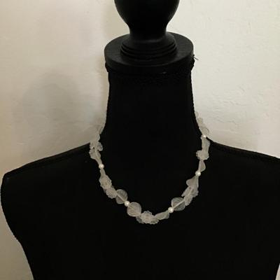 Vintage Avon frosted Lucite floral necklace barrel clasp