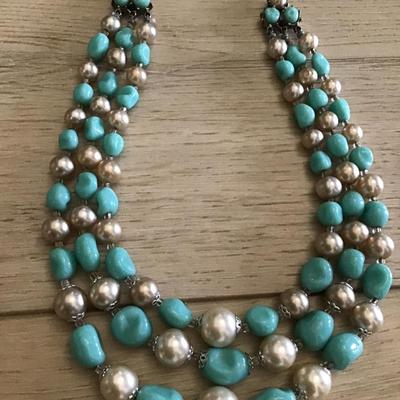 Beautiful vintage, turquoise glass bead, so pearl beads, multi strand statement necklace very well-made, high-end quality