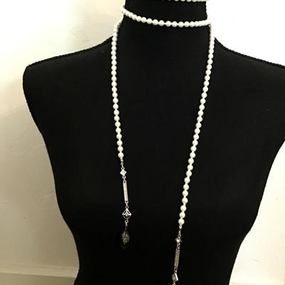 Beautiful very nice glass pearl bead necklace