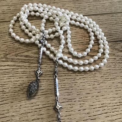 Beautiful very nice glass pearl bead necklace