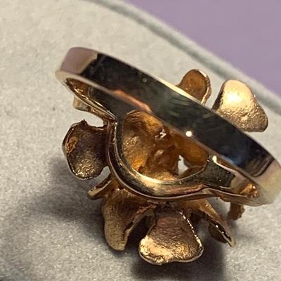 14k Gold Floral Estate Ring 4.4 grams Ring Size 4.5