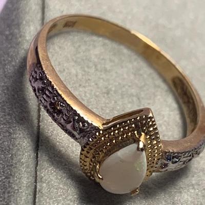 Estate Ring - Size 8