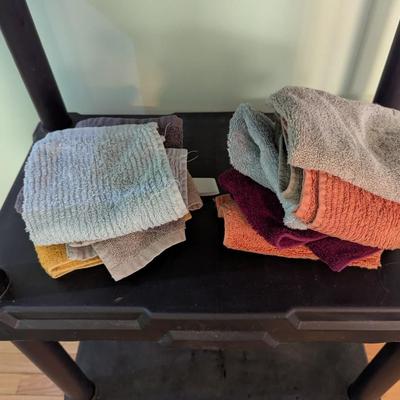 Assortment Of Bathroom Towels (SB)