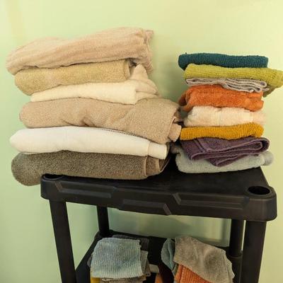 Assortment Of Bathroom Towels (SB)