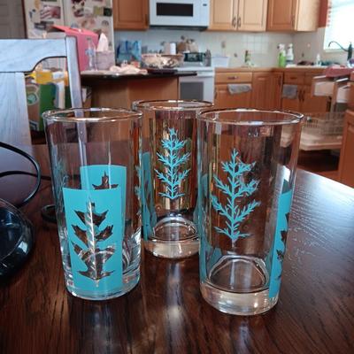 CAMBRIDGE FLATWARE FOR 6, RETRO GLASSES AND RIVAL MILKSHAKE MAKER
