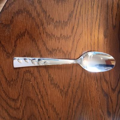CAMBRIDGE FLATWARE FOR 6, RETRO GLASSES AND RIVAL MILKSHAKE MAKER