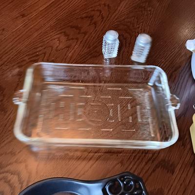 SMALLER CROCK POT, 2 SETS OF FLATWARE, SHAKERS AND BAKEWARE