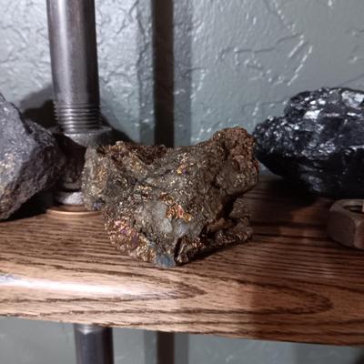 ROCKS FROM A COLLECTION LABELED GOLD ORE, COAL & ASSAY CRUCIBLE FRAGMENTS