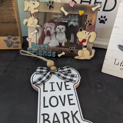 Dog Hanging Wall Art & Picture Frame (SB)