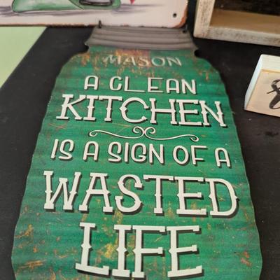 Assortment Of Wall Decor (SB)