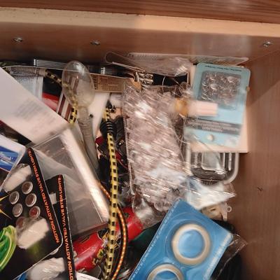 THE LARGE CATCH ALL DRAWER!!