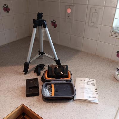 CANON POWERSHOT SX740HS DIGITAL CAMERA AND TRIPOD