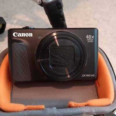 CANON POWERSHOT SX740HS DIGITAL CAMERA AND TRIPOD
