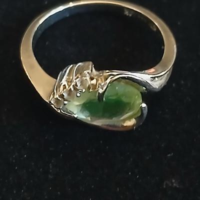 14K size 6 ring with peridot stone and small diamonds - August Birthstone
