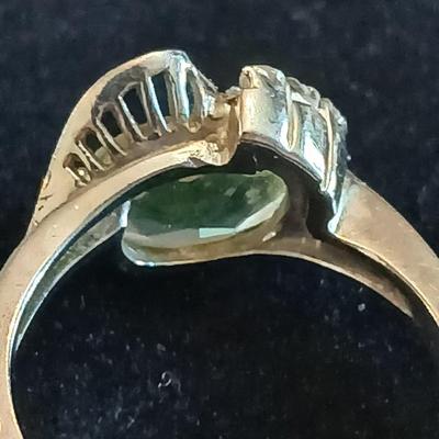 14K size 6 ring with peridot stone and small diamonds - August Birthstone