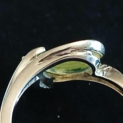 14K size 6 ring with peridot stone and small diamonds - August Birthstone